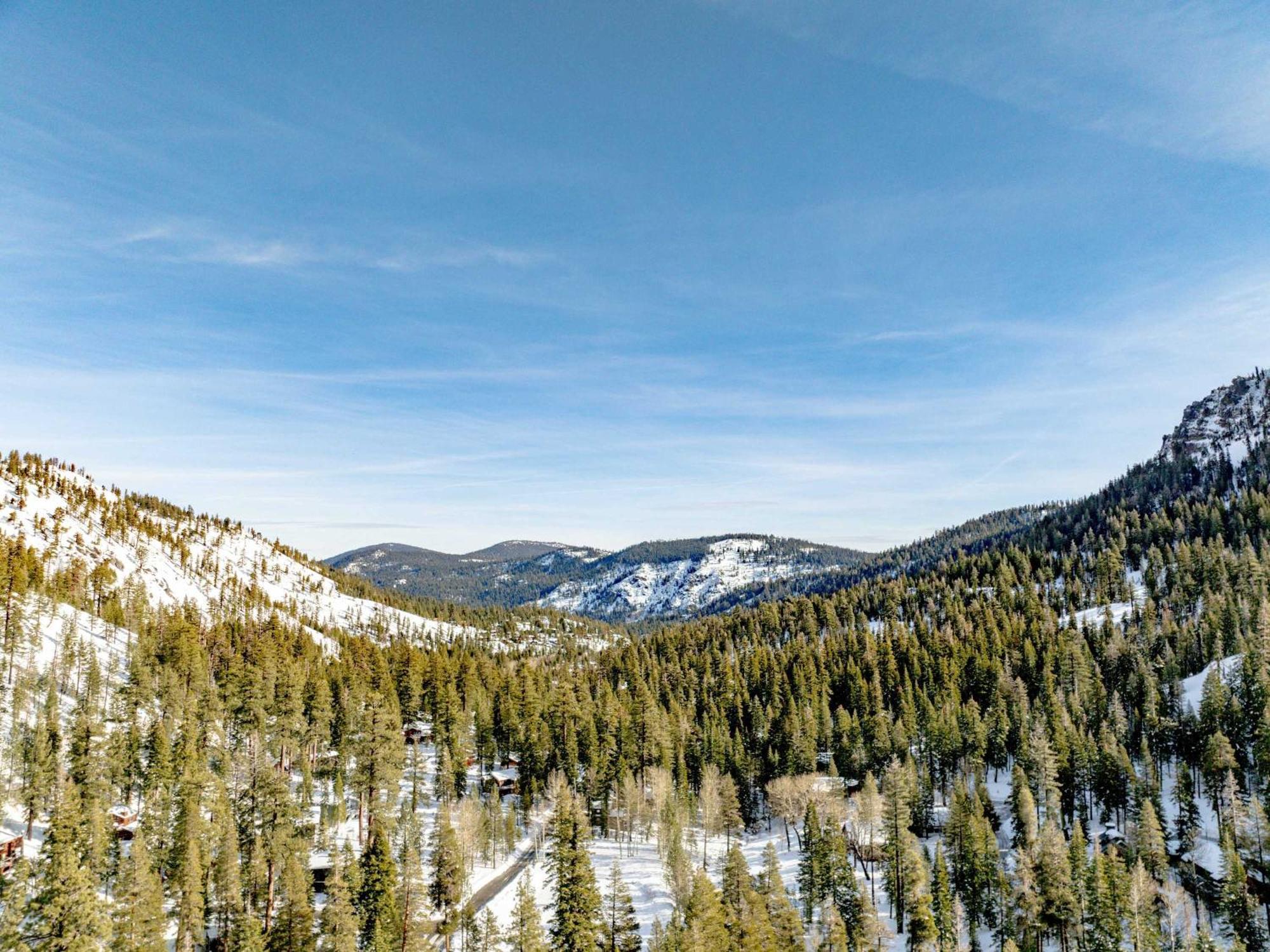 Pet-Friendly Home Deck 1 Mile To Alpine Meadows Exterior photo